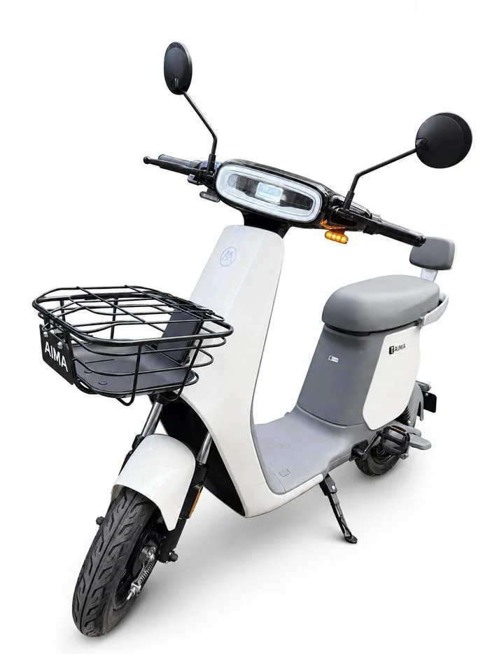 Scooter elétrica E-390 disponível na BH MOB
